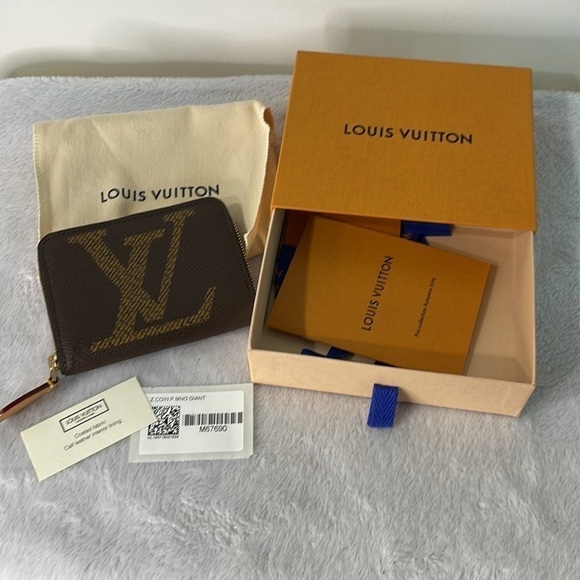 Authentic Louis Vuitton zippy wallet limited edition - Picture 2 of 5